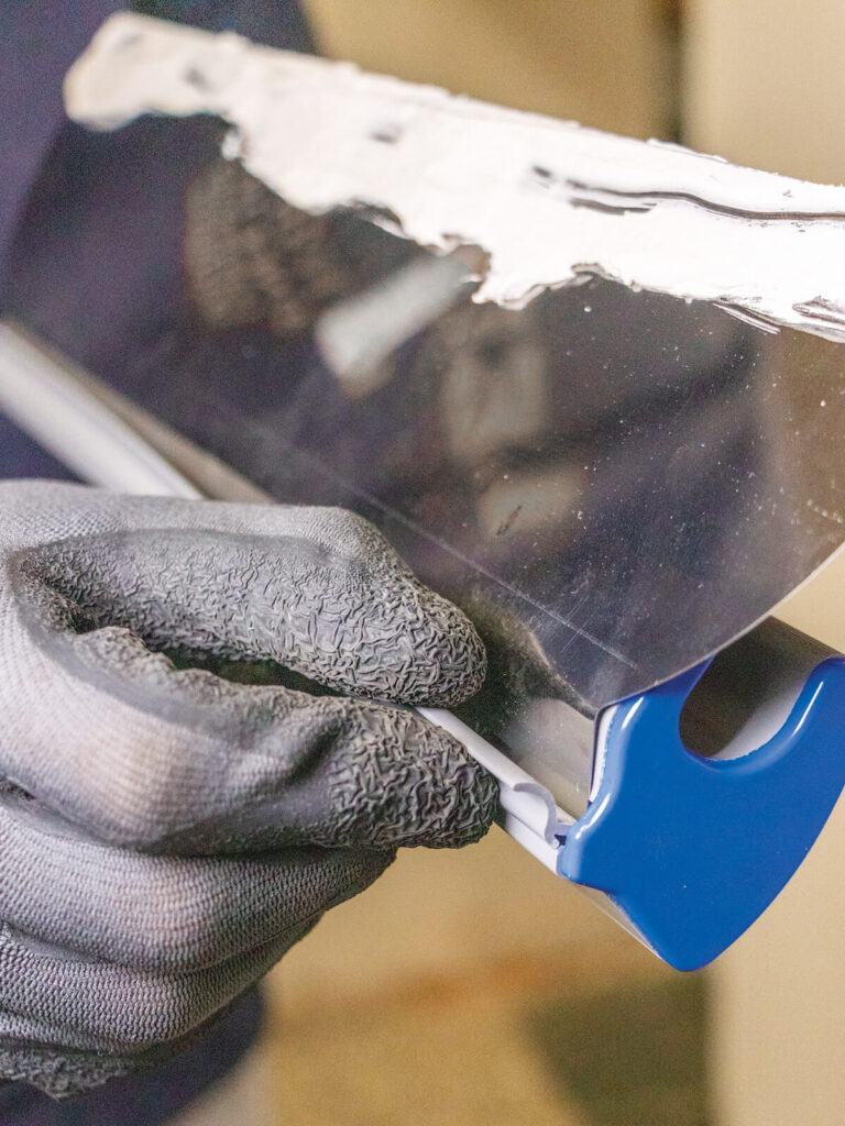 Corona-Spatole-e-Raschiatori-Spatola-Leios-Smontaggio