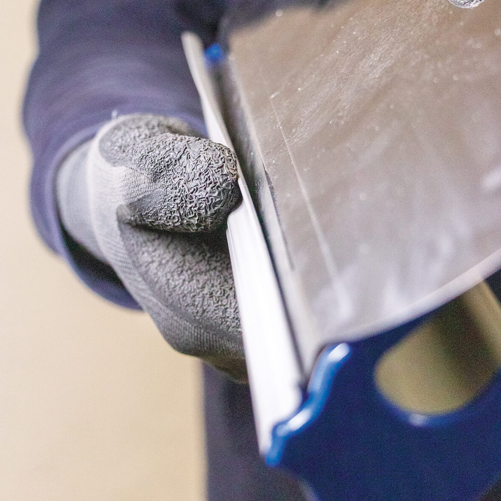 Spatola Leios in uso, del Brand Corona, distribuito da Ullmann.