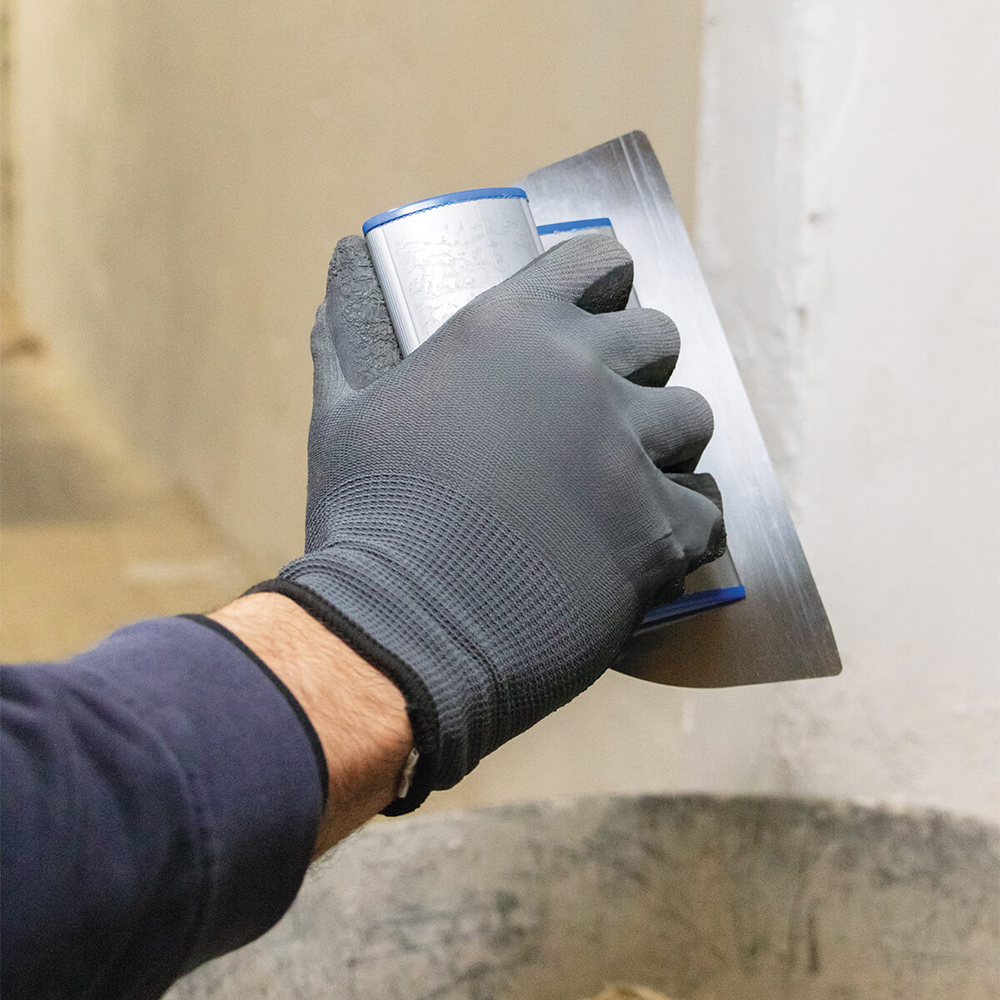 Spatola Leios in uso, del Brand Corona, distribuito da Ullmann.